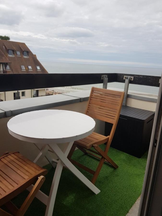 Appartement Liza 2 Pieces Vue Mer A Cabourg Dış mekan fotoğraf